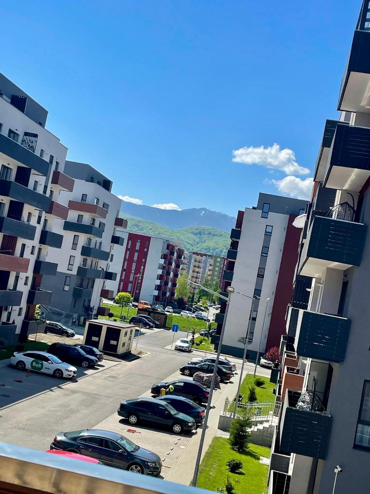 Appartement Montsee Braşov Extérieur photo